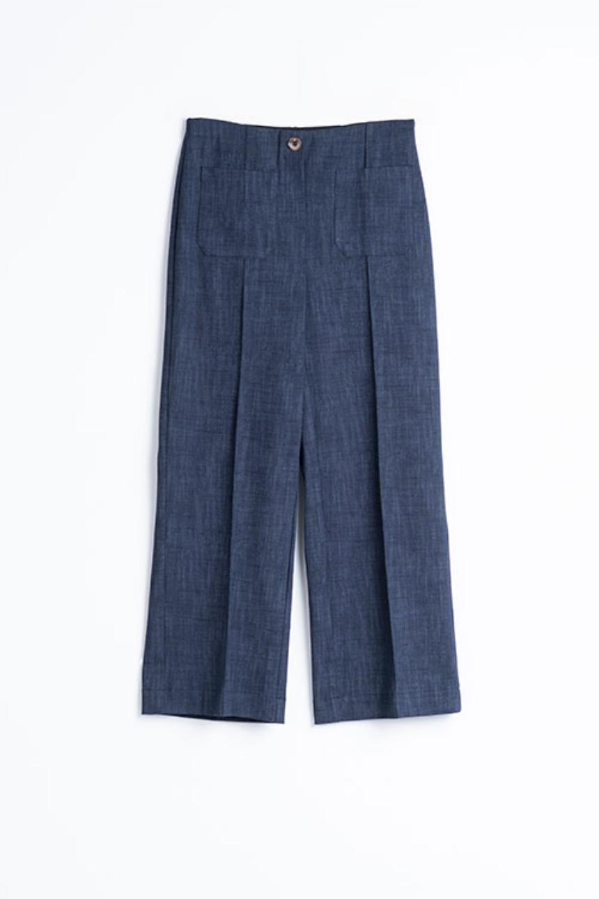 Pantalón cropped denim con bolsillos plastón