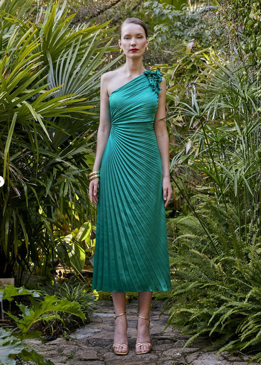 Vestido plisado midi asimétrico