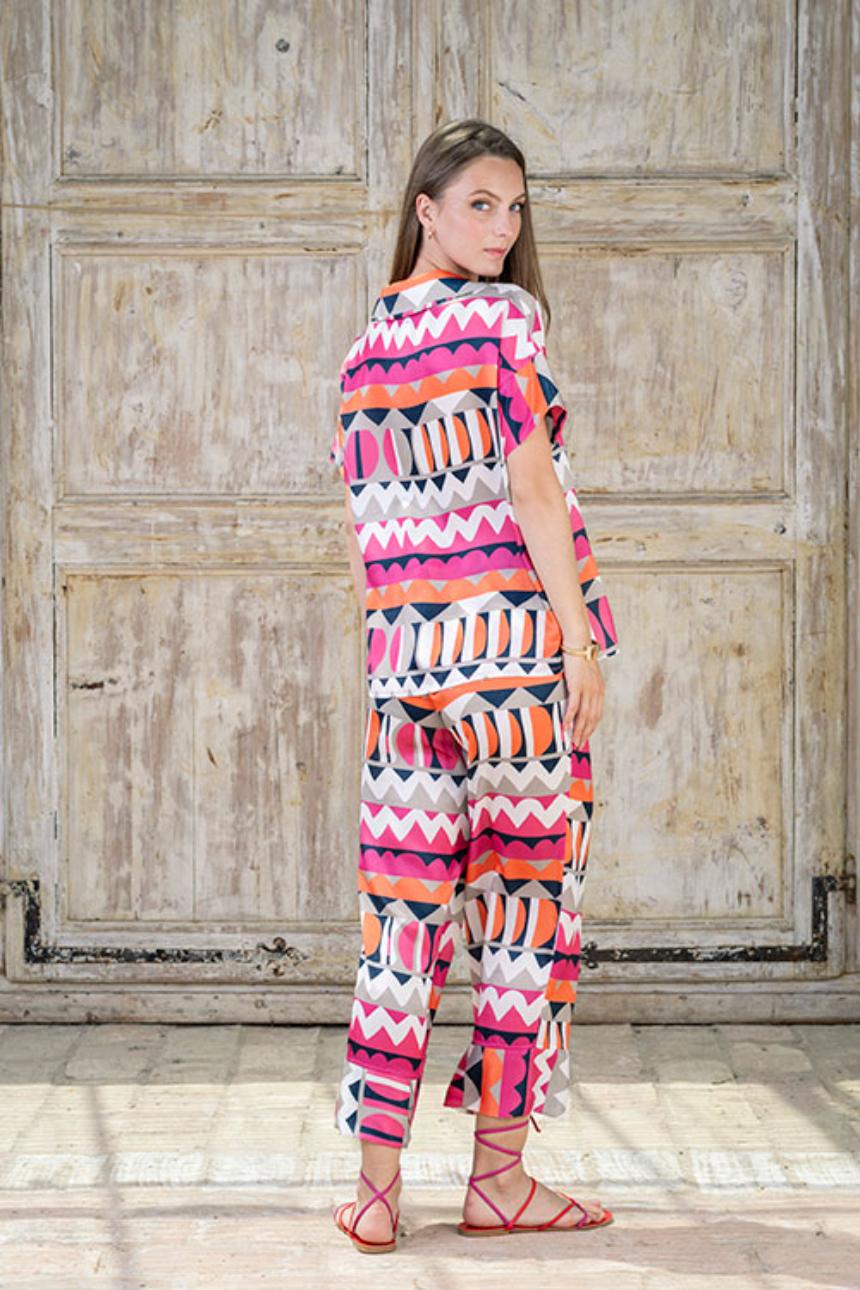 Blusa estampada geométrica