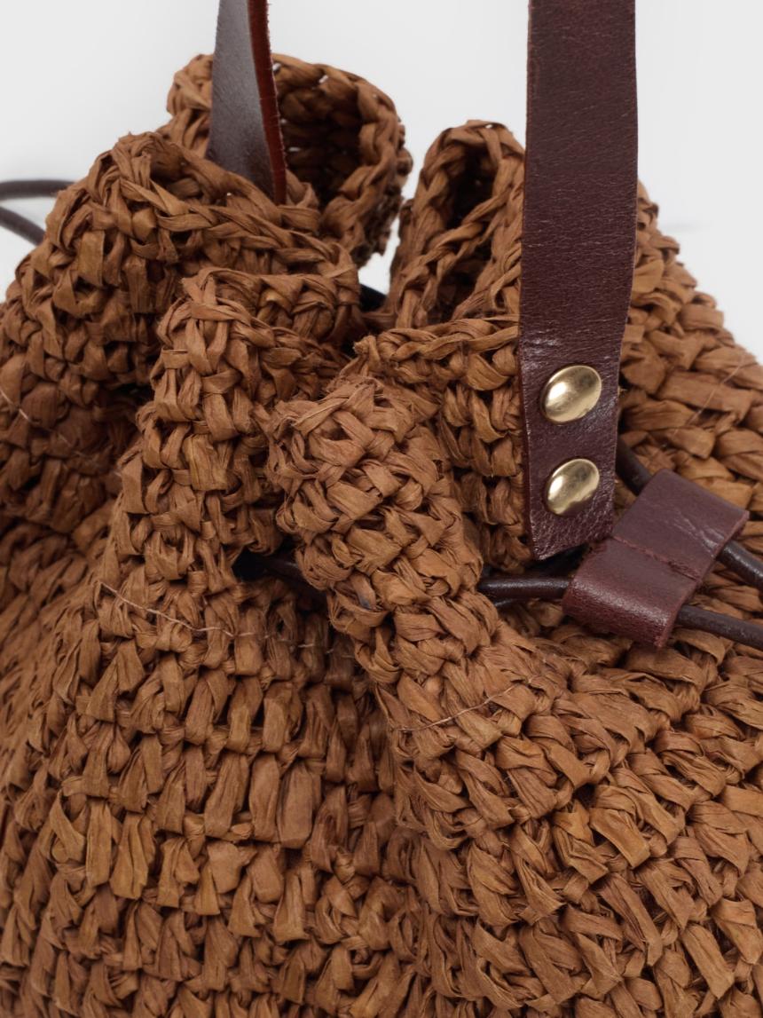 Bolso Bucket rafia