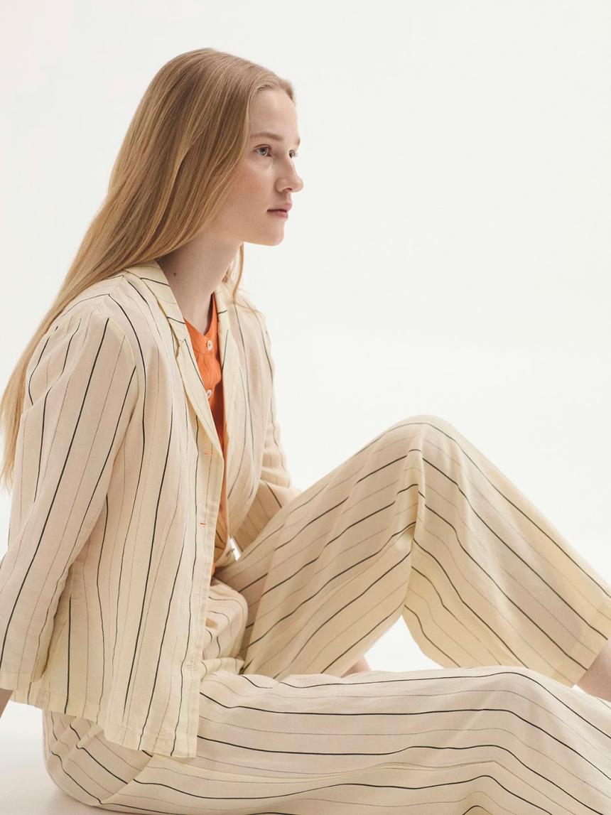 Pantalón de rayas en Tencel sobretintado