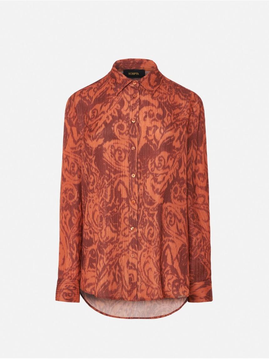 Blusa estampada con cuello de solapa.