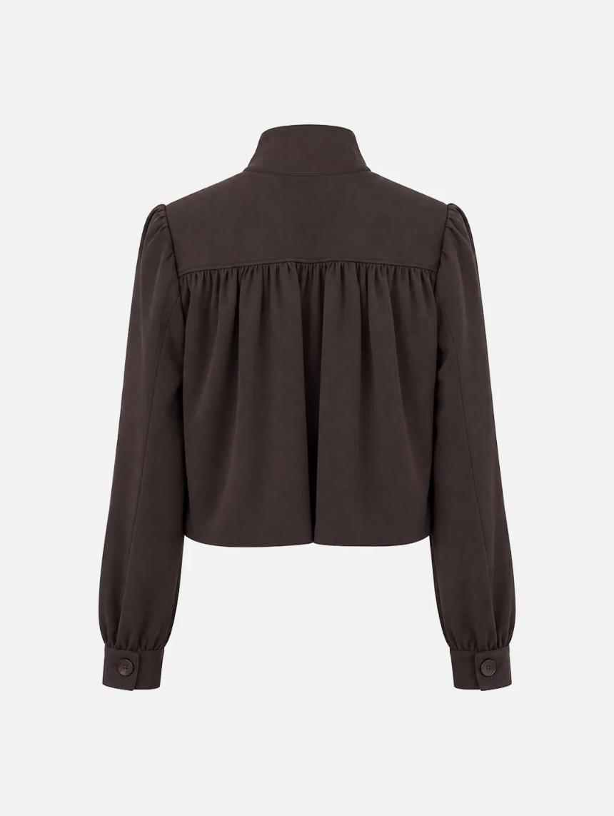 Chaqueta fruncida con hombreras