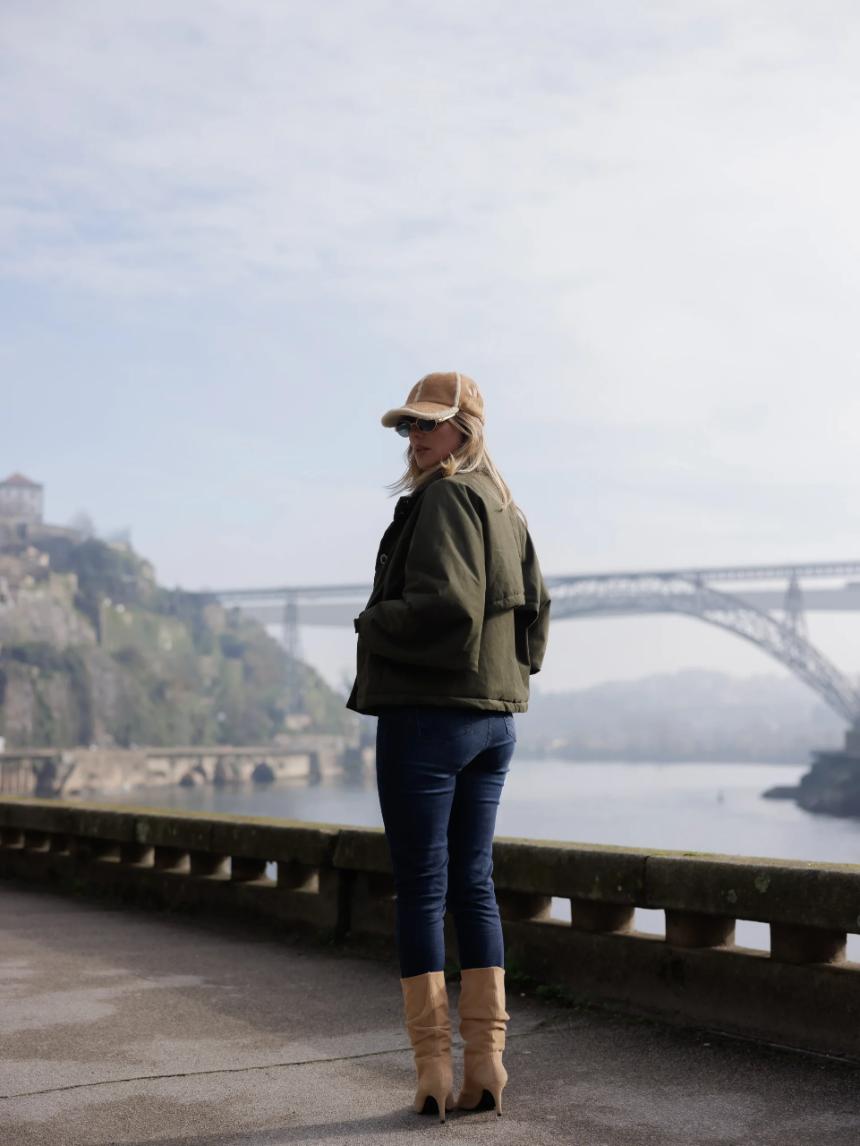 Jersey de punto con aberturas delanteras