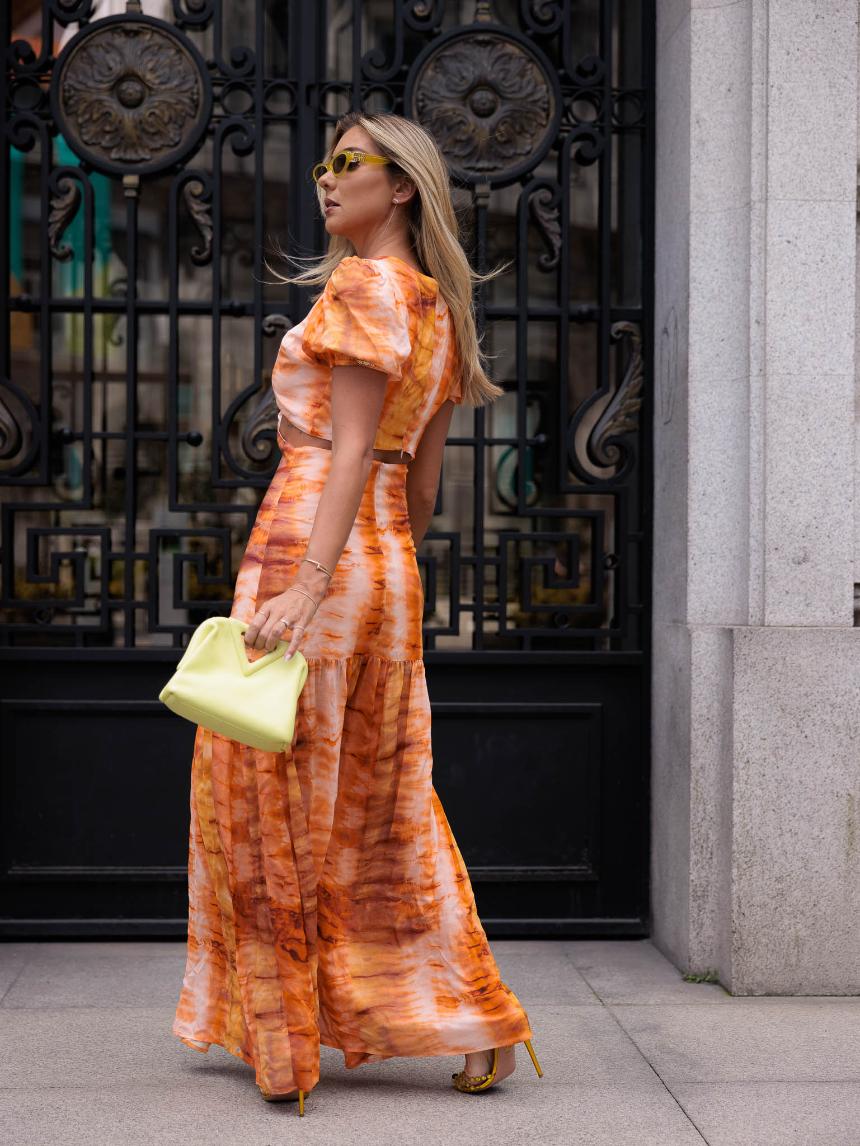 Vestido estampado con aberturas