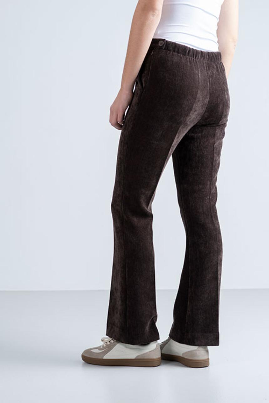 Pantalón flare efecto terciopelo marrón