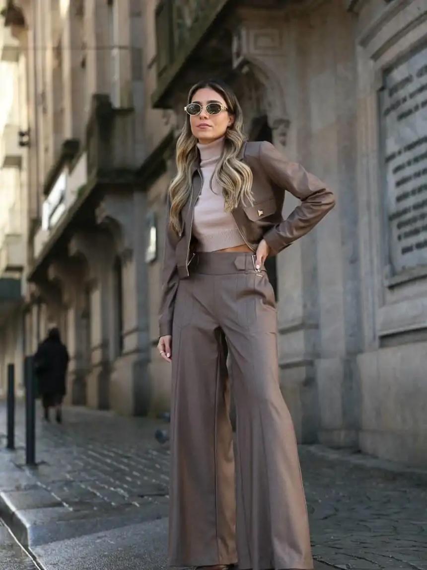 Pantalones lisos de corte ancho