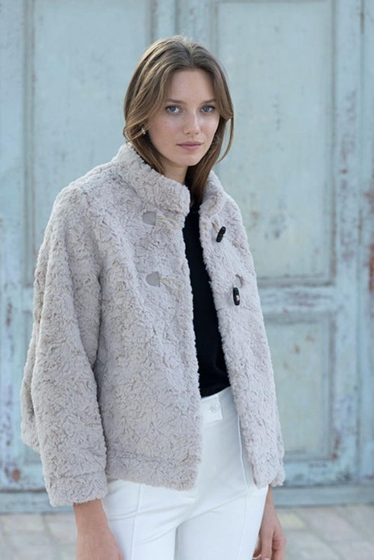 Chaqueta pelo con alamares