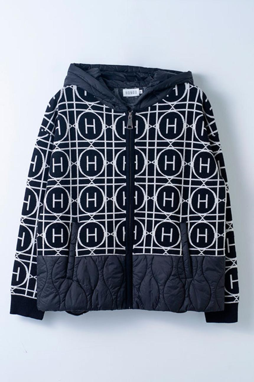 Chaqueta negra con monograma