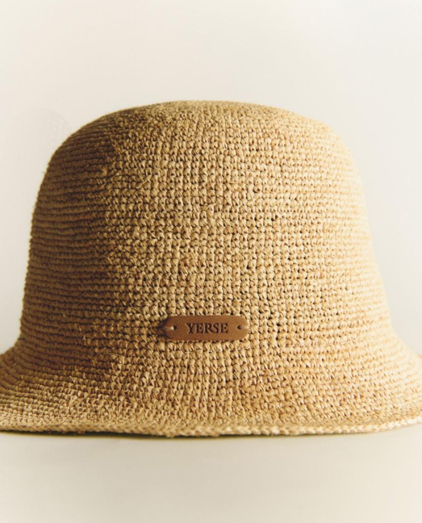 Sombrero bucket de rafia