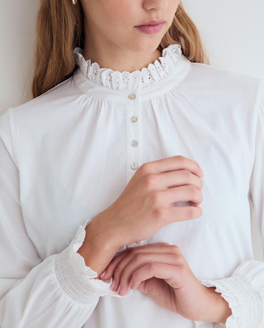 Camisa romántica blanca en algodón