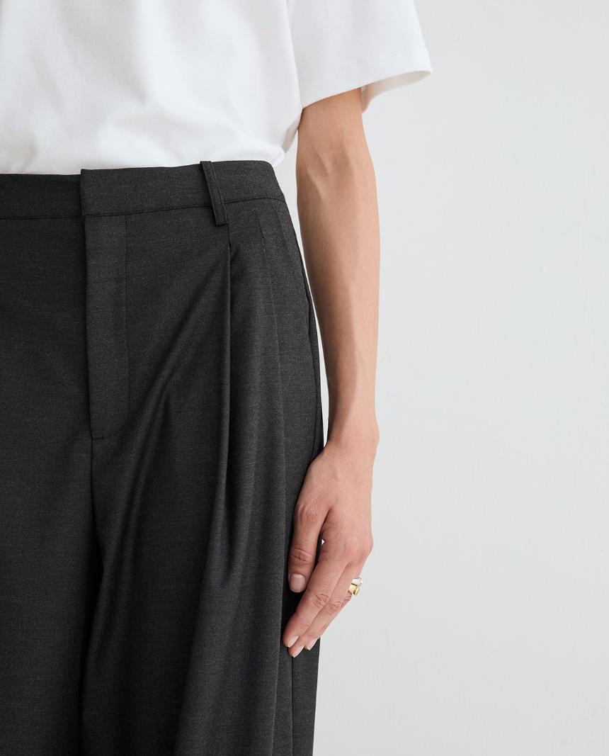 Pantalón fluido gris
