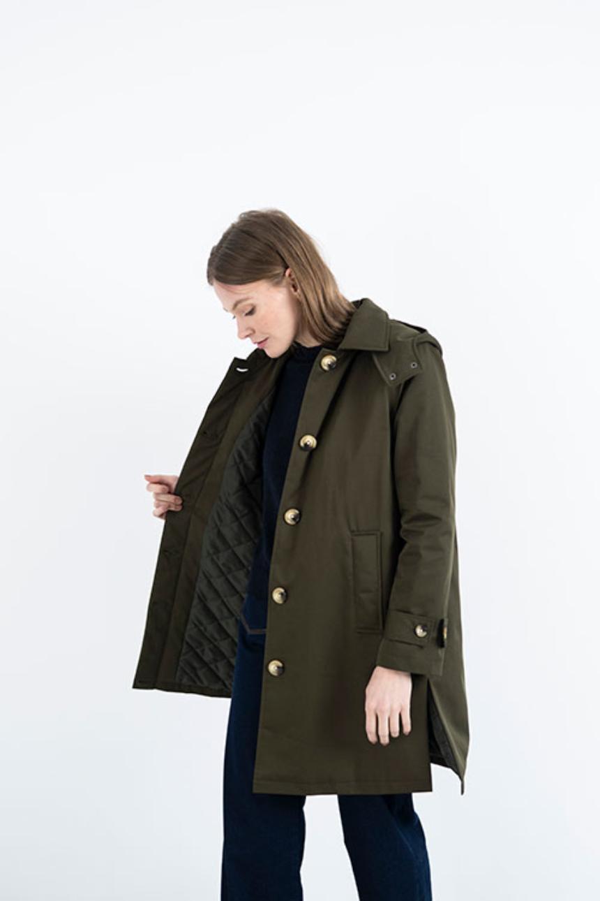 Gabardina acolchada kaki con capucha desmontable