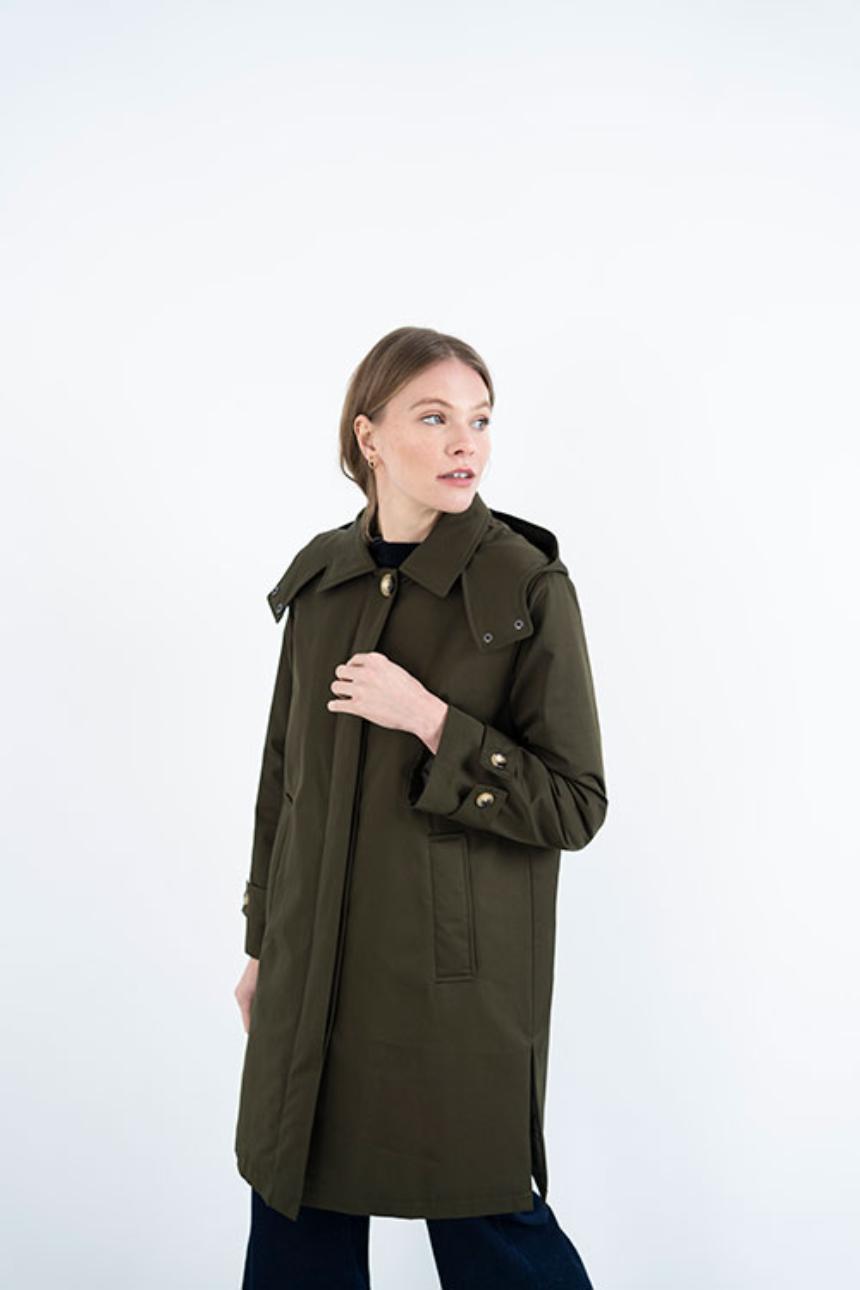Gabardina acolchada kaki con capucha desmontable