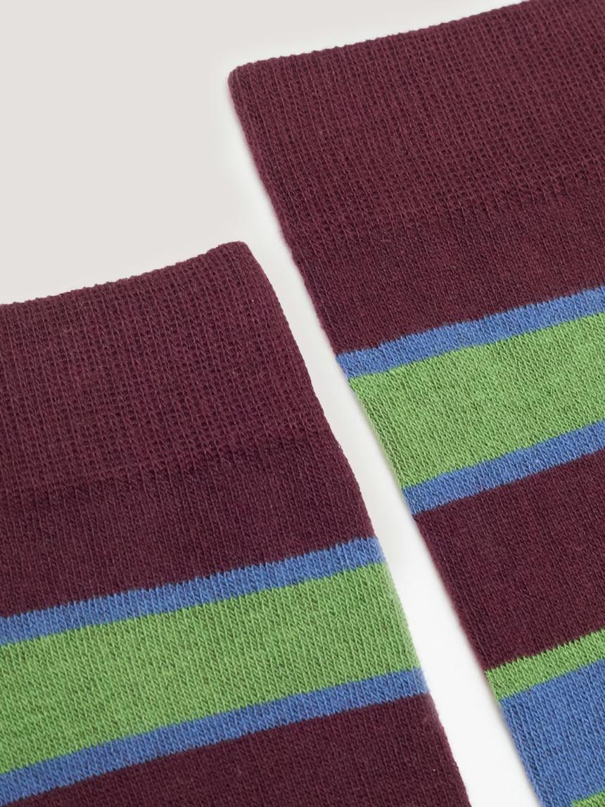 Calcetines de rayas largos