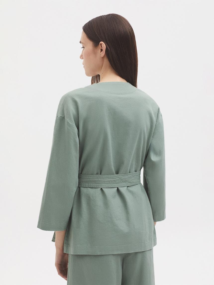 Chaqueta con cinturón