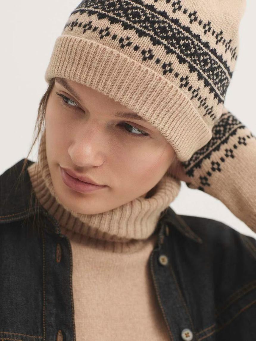 Gorro de lana grecas