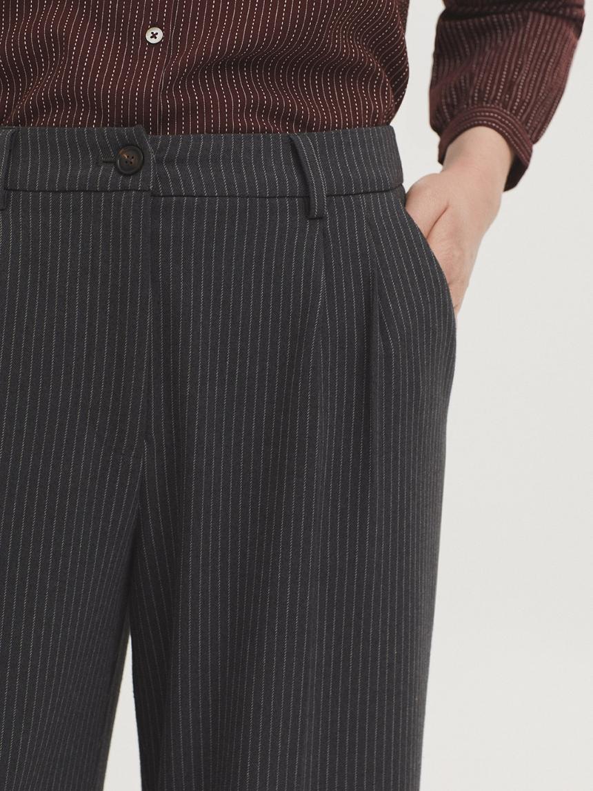 Pantalón raya diplomática