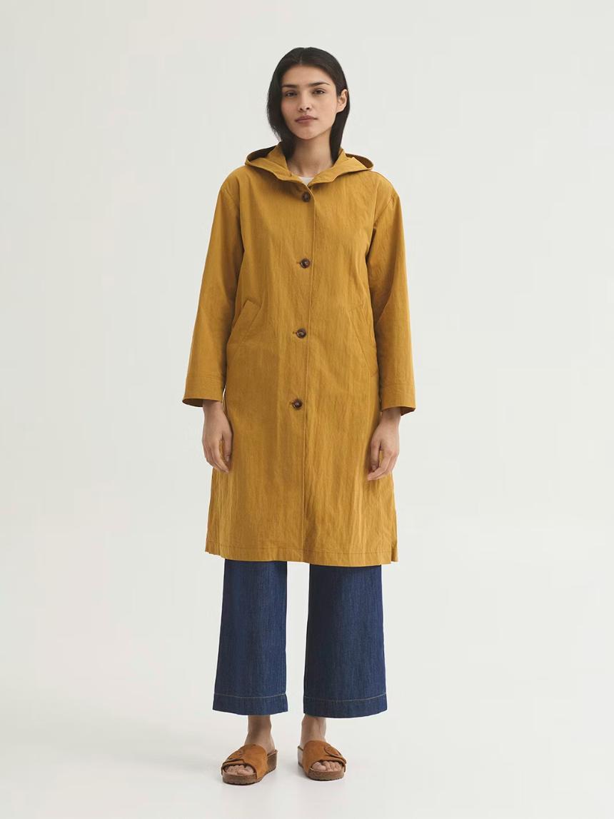 Trench con capucha