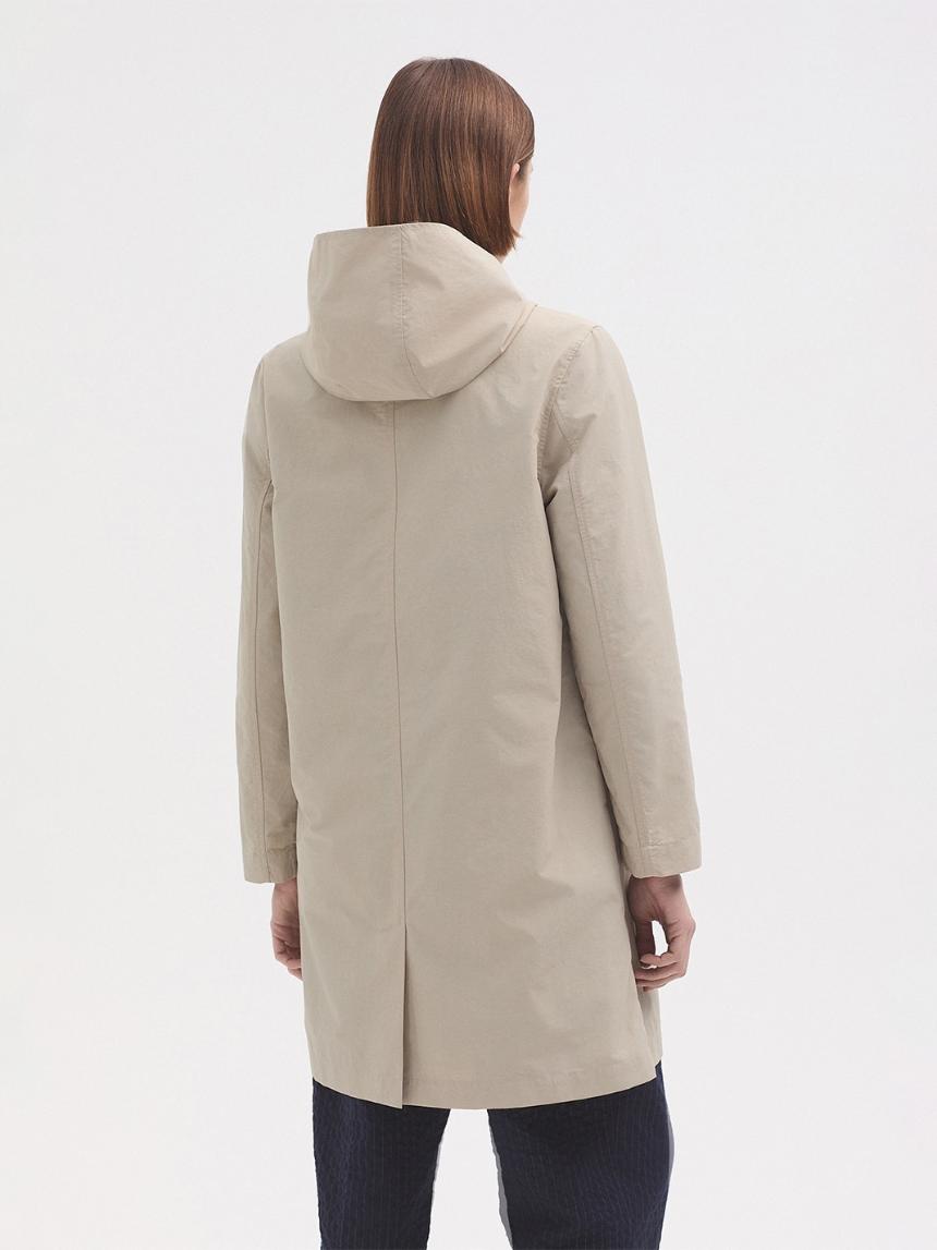 Trench con capucha
