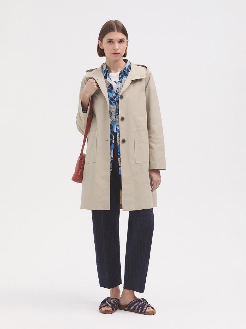 Trench con capucha