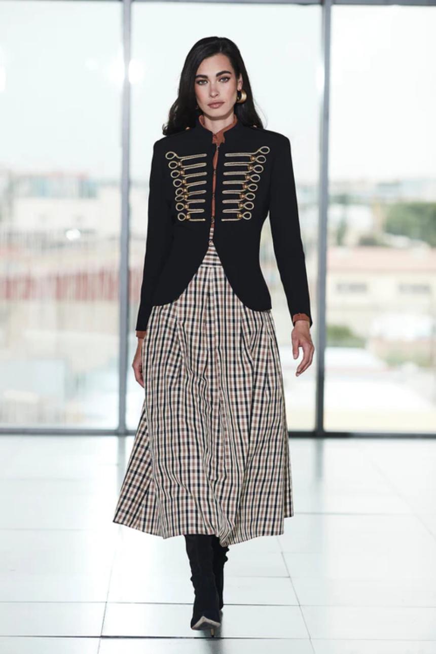 Blazer Bordada Azabache Martina