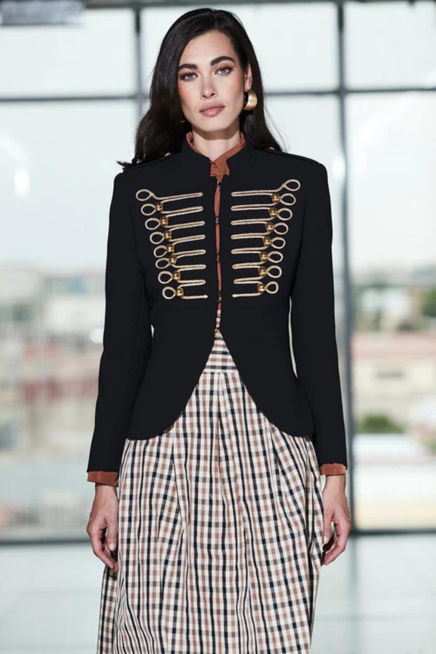 Blazer Bordada Azabache Martina