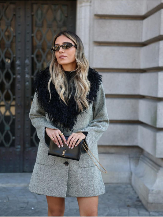 Abrigo corto espiga  y cuello desmontable