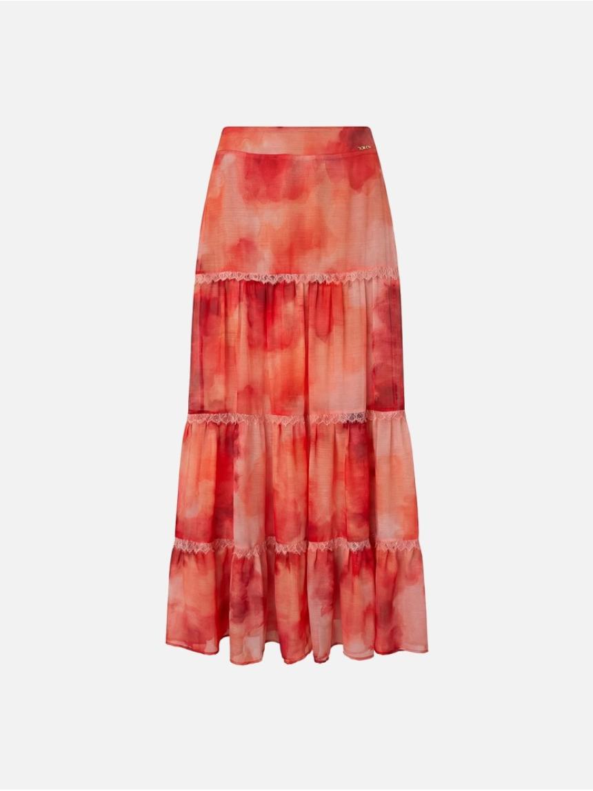 Falda larga teñida con la técnica tie-dye