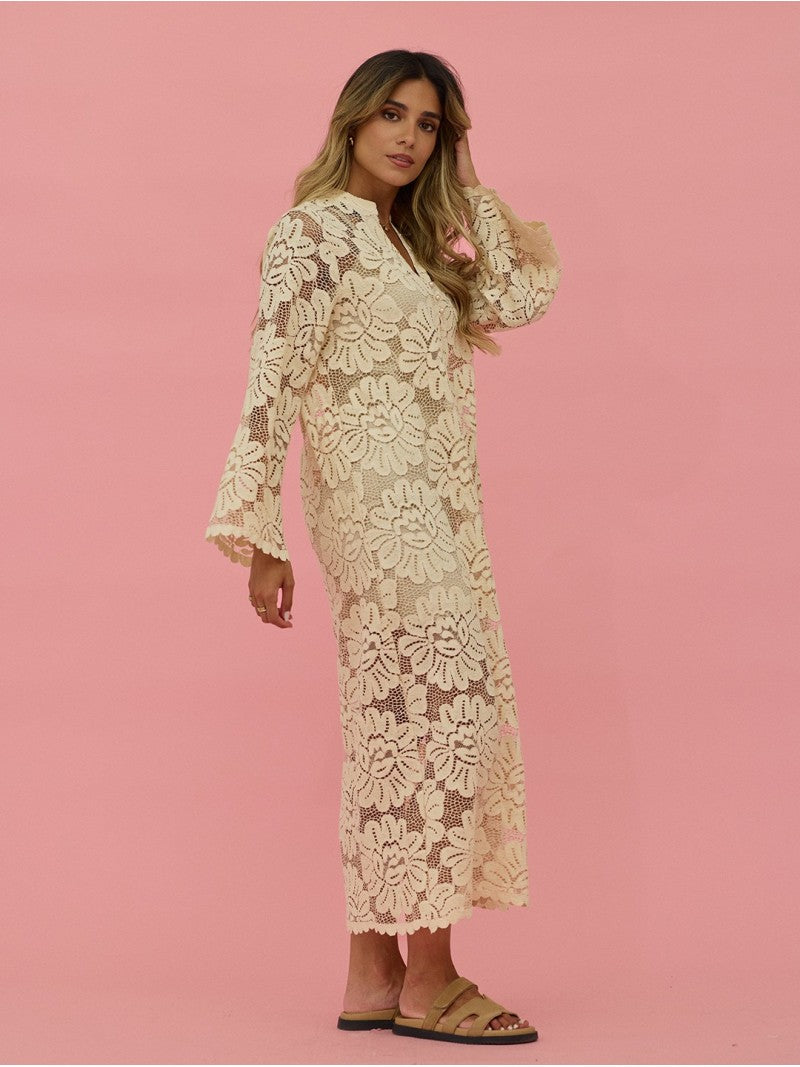 Vestido midi de encaje con escote en V.